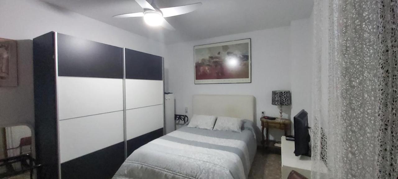 Lola.- Habitacion De Matrimonio, Con Bano Privado Granada Exterior foto